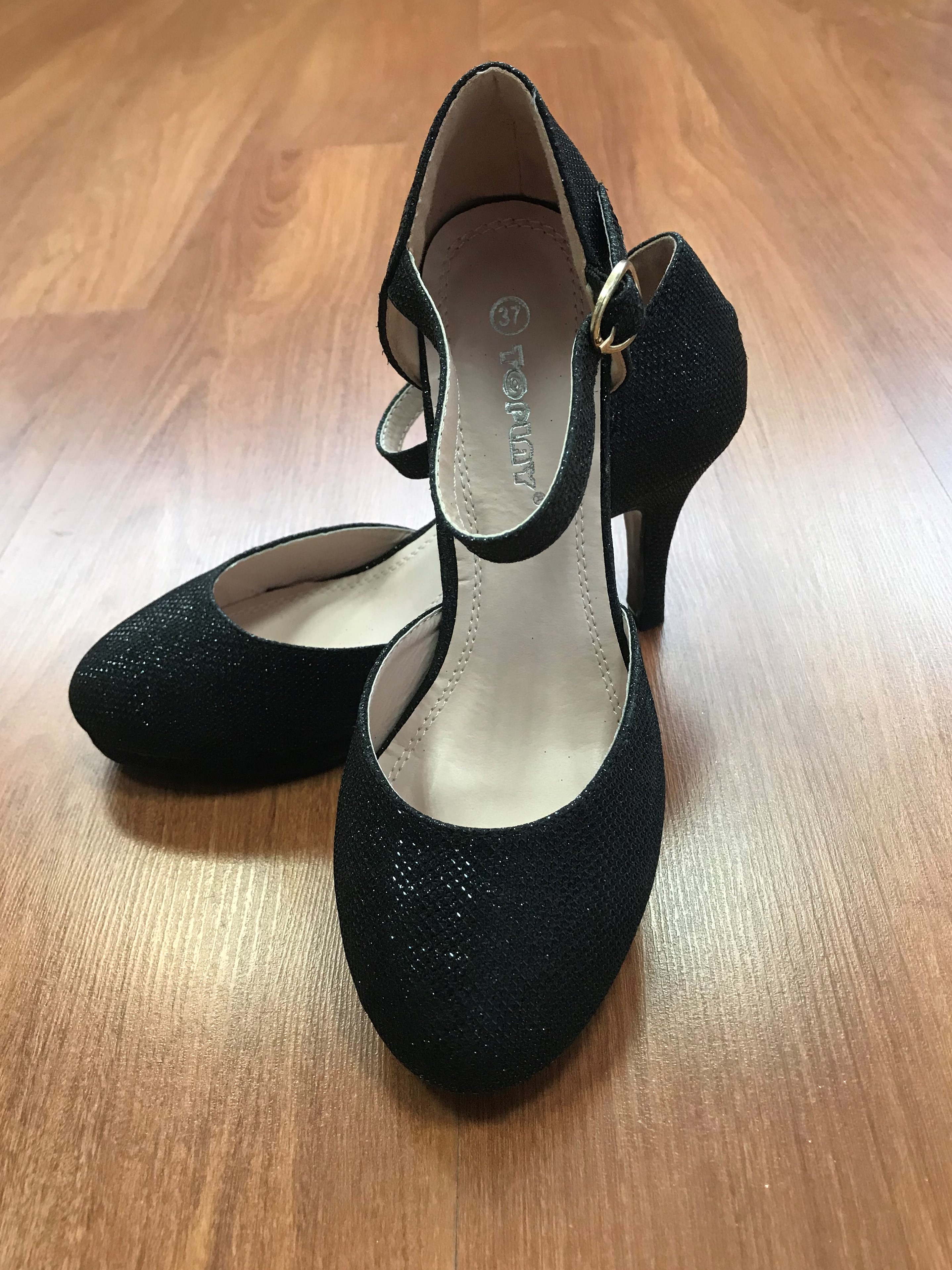 Čierne sandále s uzatvorenou špičkou