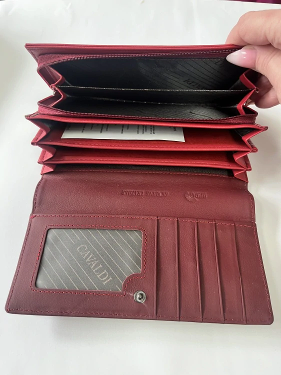 Červená dámska peňaženka