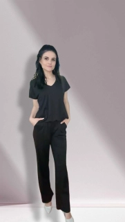 Elegantný čierny overal
